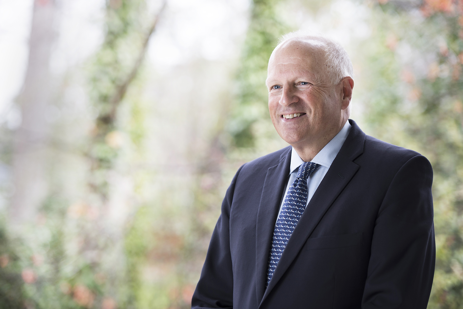 The Washington Center Welcomes Leo Lambert, Elon University President Emeritus, to Board of Trustees The Washington Center for Internships and Academic Seminars Welcomes Leo Lambert, Elon University President Emeritus, to Board of Trustees