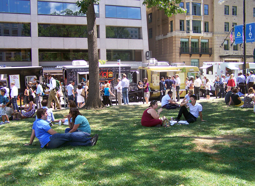 Farragut Square at Lunch Farragut Square at Lunch